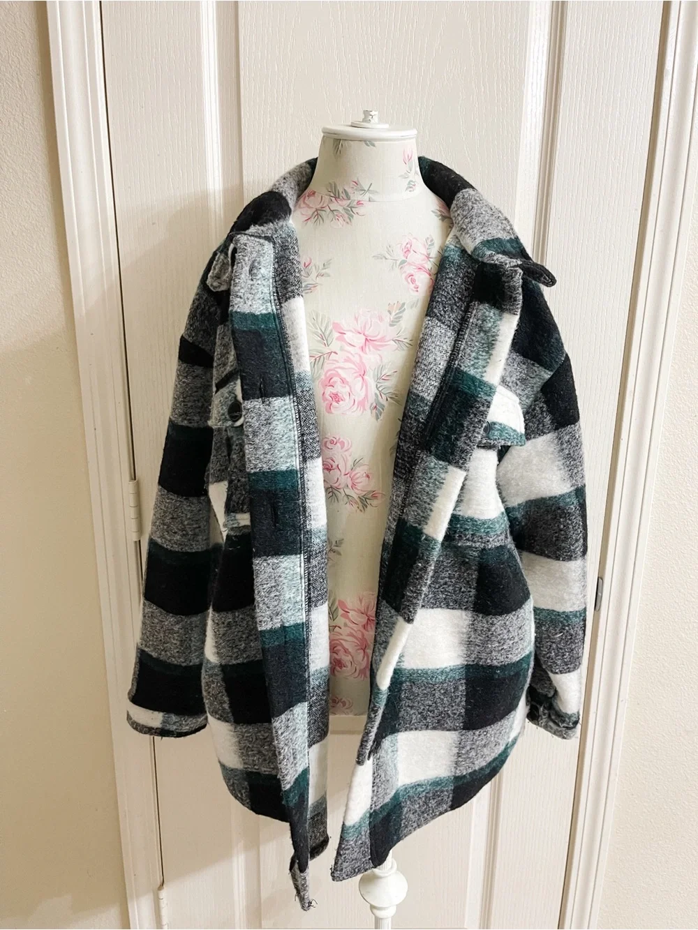 Buckle cozy plaid